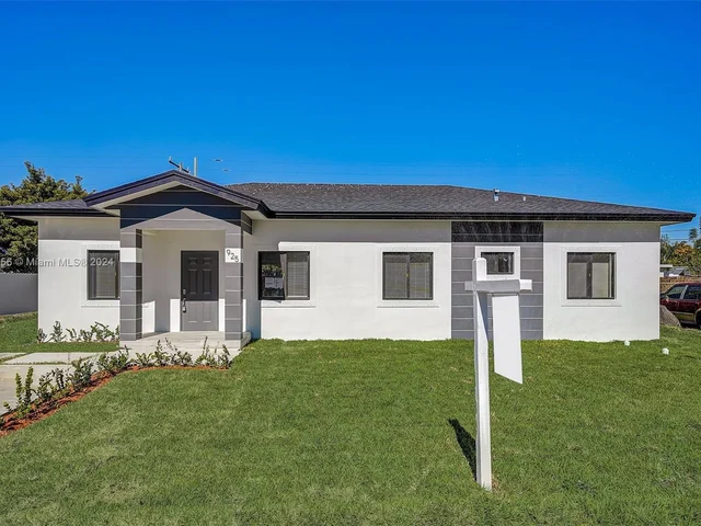 925 NW 139th St, Miami FL 33168