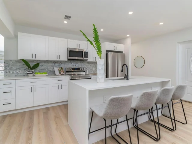 1307 NW 16th St, Fort Lauderdale FL 33311