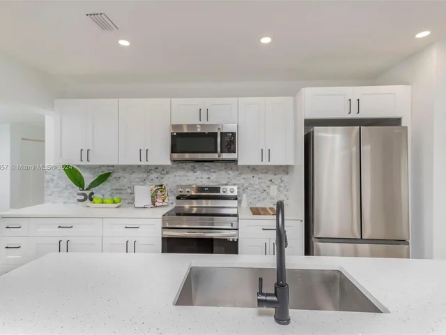 1307 NW 16th St, Fort Lauderdale FL 33311