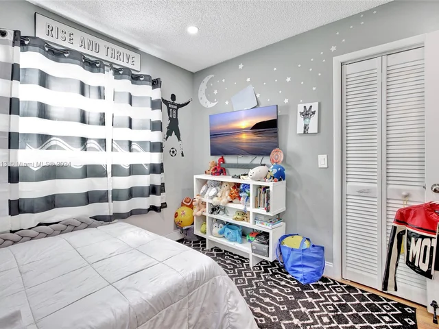 2256 Simms St, Hollywood FL 33020