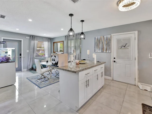 2256 Simms St, Hollywood FL 33020