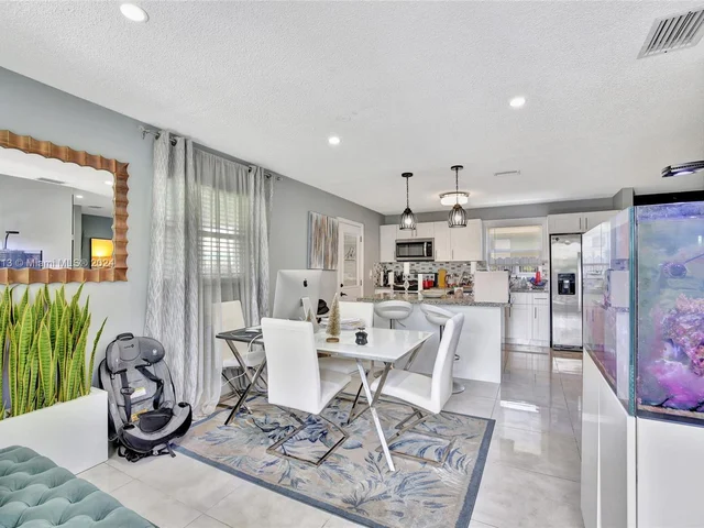 2256 Simms St, Hollywood FL 33020