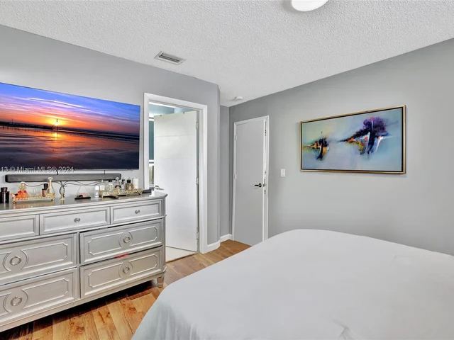 2256 Simms St, Hollywood FL 33020