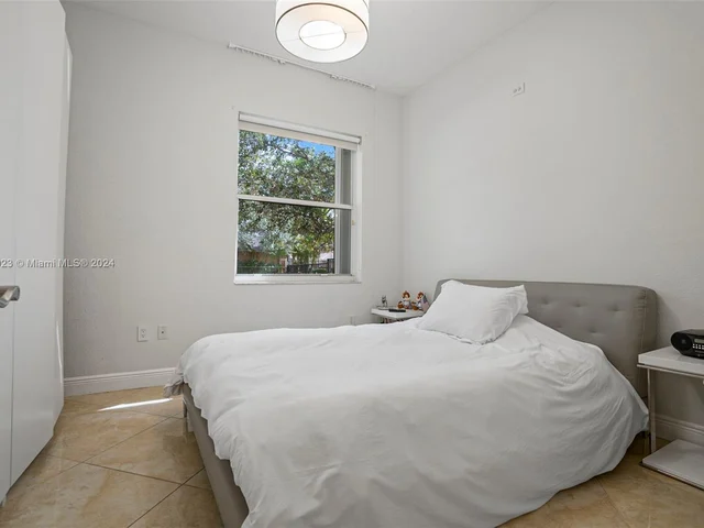 15005 SW 35th St, Davie FL 33331