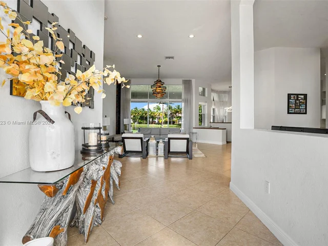 15005 SW 35th St, Davie FL 33331