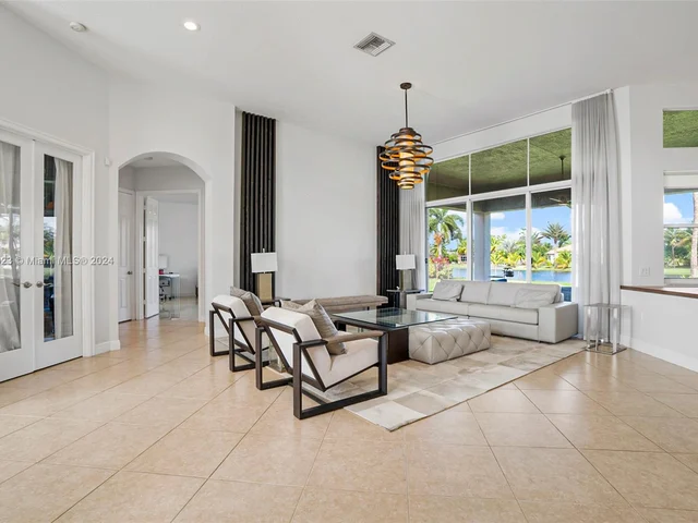 15005 SW 35th St, Davie FL 33331