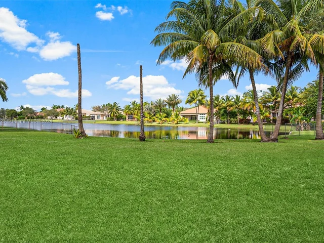 15005 SW 35th St, Davie FL 33331