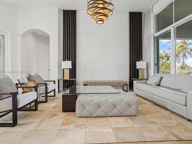 15005 SW 35th St, Davie FL 33331