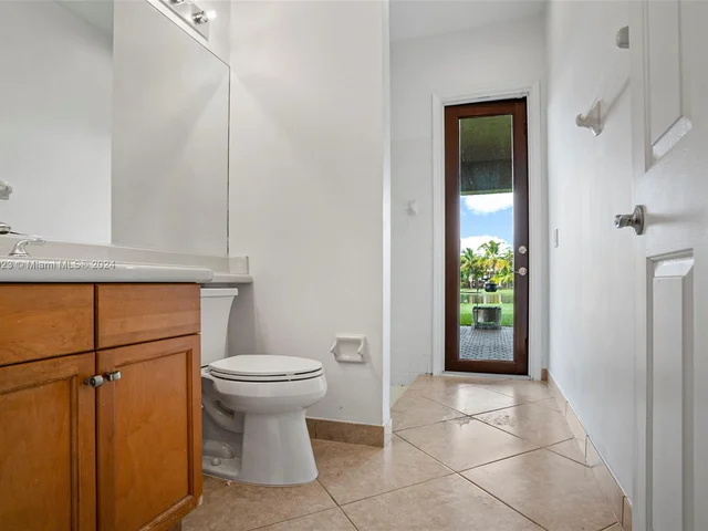 15005 SW 35th St, Davie FL 33331