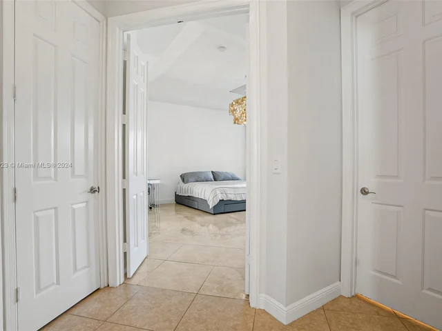 15005 SW 35th St, Davie FL 33331