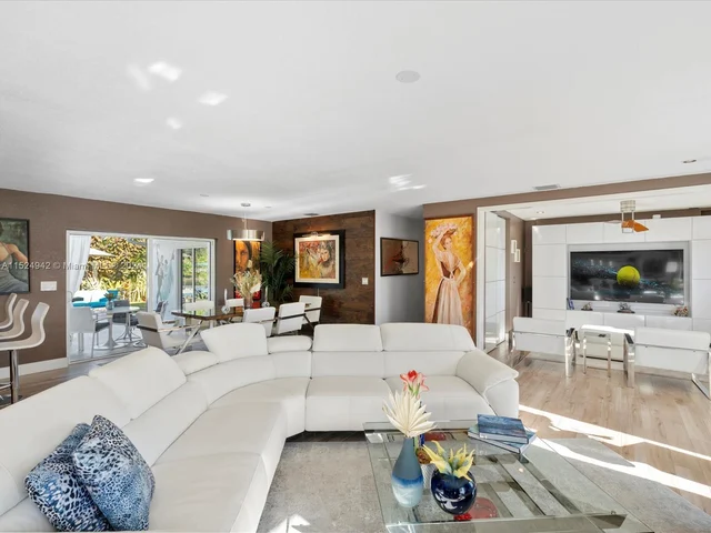 8436 SW 143rd Ave, Miami FL 33183