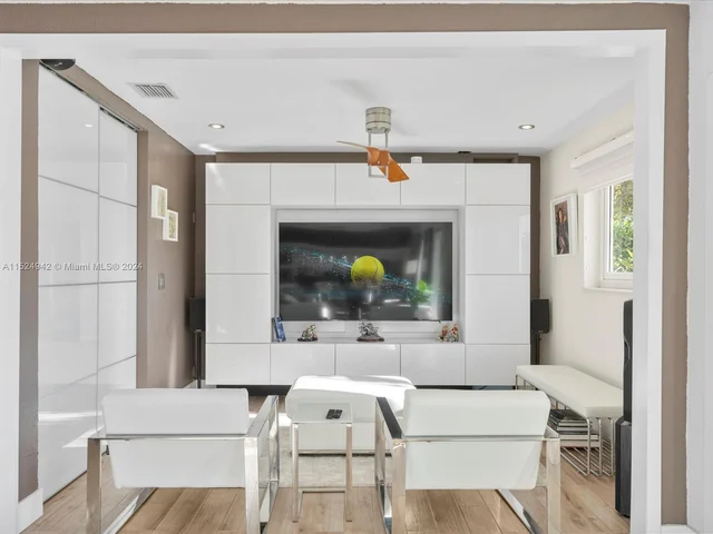 8436 SW 143rd Ave, Miami FL 33183