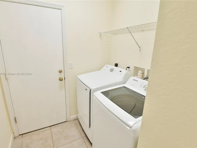 2127 Oakmont Dr, Riviera Beach FL 33404