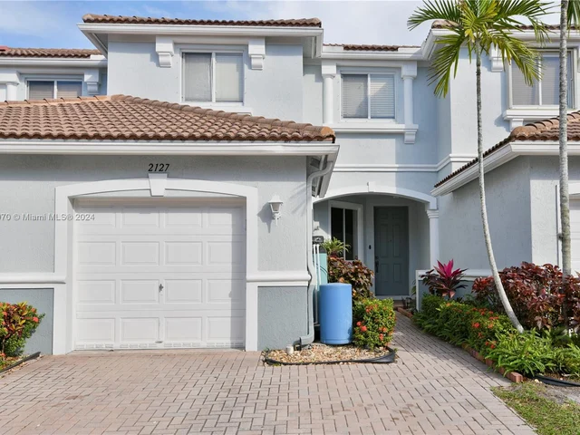 2127 Oakmont Dr, Riviera Beach FL 33404