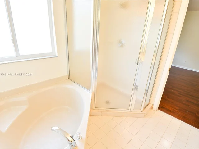 2127 Oakmont Dr, Riviera Beach FL 33404