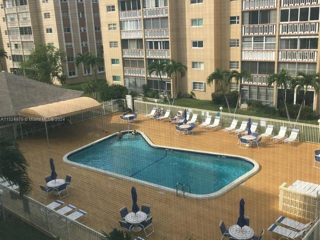 421 NE 14 ave # 405, Hallandale Beach FL 33009