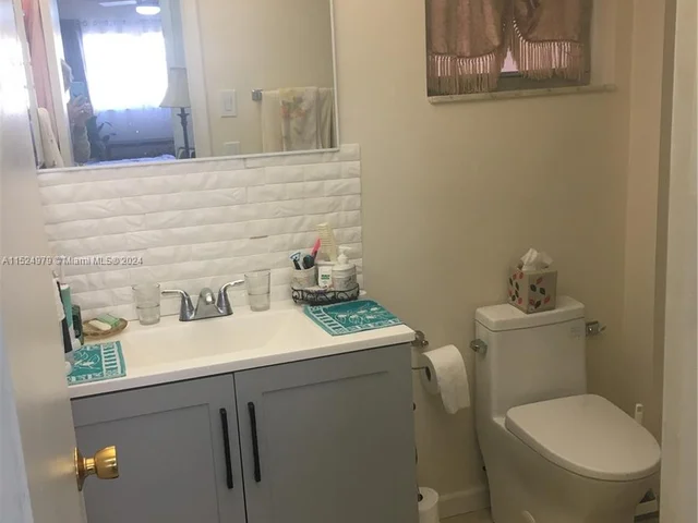 421 NE 14 ave # 405, Hallandale Beach FL 33009