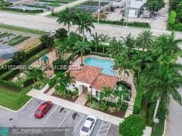 5208 Falcon Trl, Davie FL 33314