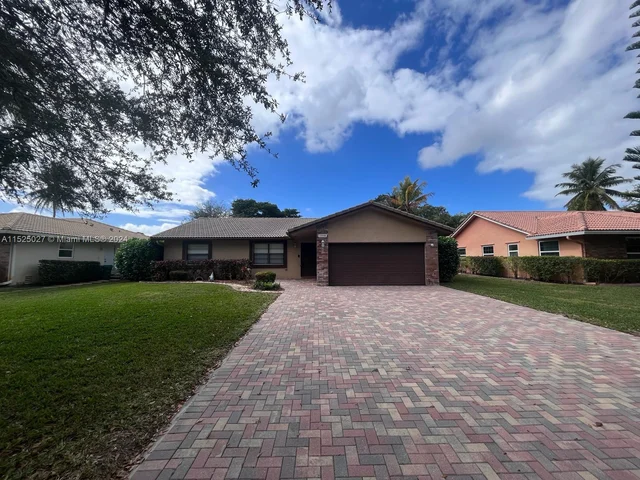1448 NW 111th Ave, Coral Springs FL 33071