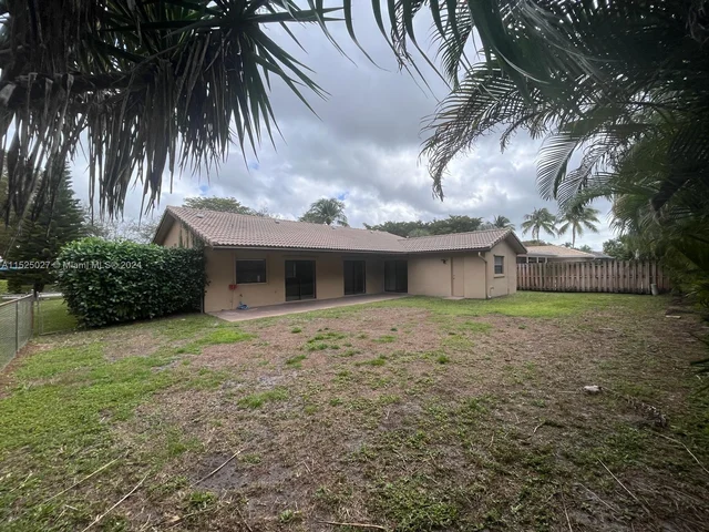 1448 NW 111th Ave, Coral Springs FL 33071