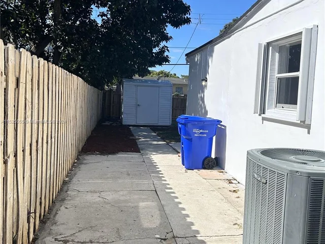 3430 N 72nd Ave, Hollywood FL 33024