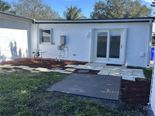 3430 N 72nd Ave, Hollywood FL 33024