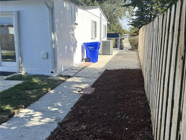 3430 N 72nd Ave, Hollywood FL 33024