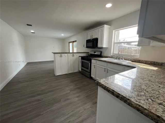 3430 N 72nd Ave, Hollywood FL 33024