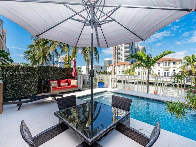 3909 NE 170th St # 3909, North Miami Beach FL 33160