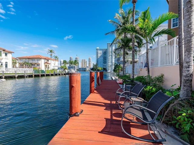 3909 NE 170th St # 3909, North Miami Beach FL 33160