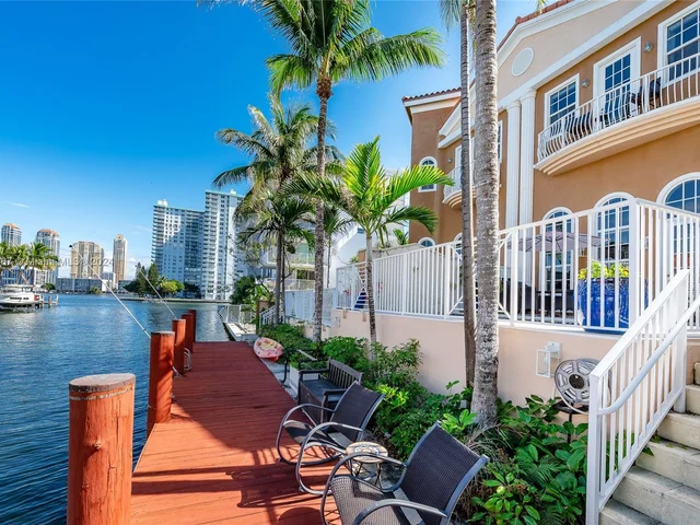 3909 NE 170th St # 3909, North Miami Beach FL 33160