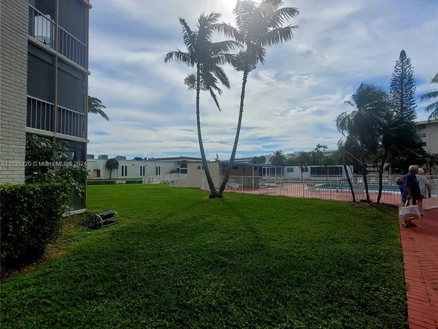 2859 Leonard Dr # G106, Aventura FL 33160