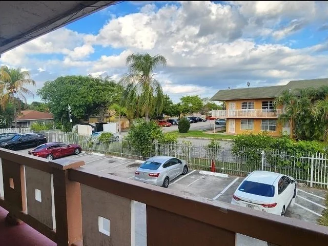 301 NW 177th St # 216, Miami Gardens FL 33169