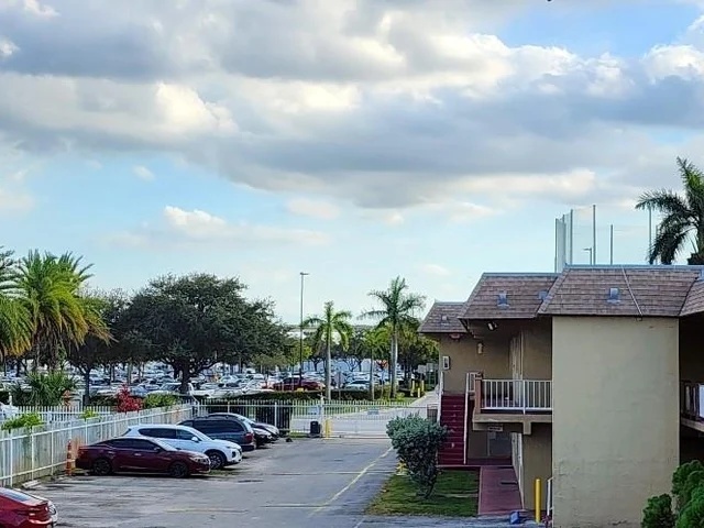 301 NW 177th St # 216, Miami Gardens FL 33169