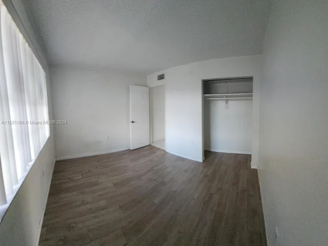 301 NW 177th St # 216, Miami Gardens FL 33169