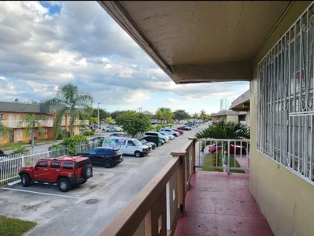 301 NW 177th St # 216, Miami Gardens FL 33169