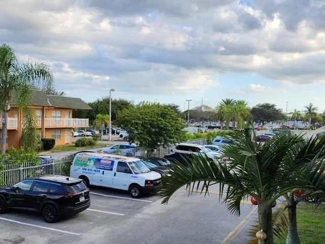 301 NW 177th St # 216, Miami Gardens FL 33169