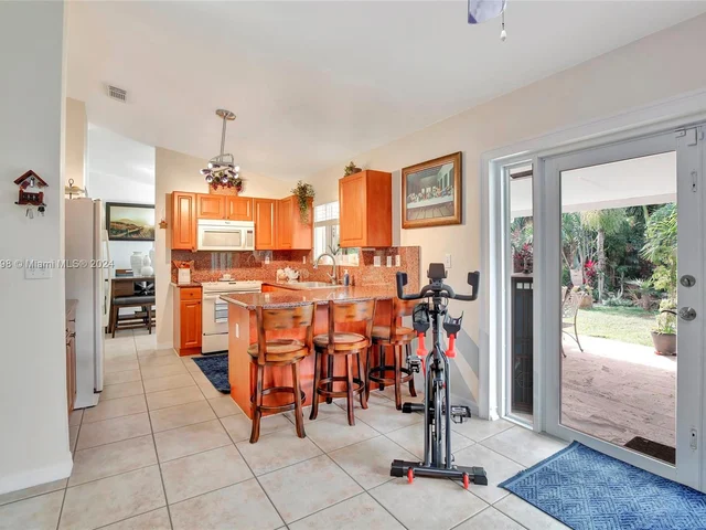 21956 SW 128th Ct, Miami FL 33170