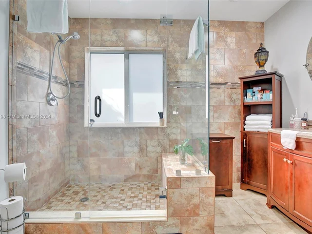 21956 SW 128th Ct, Miami FL 33170