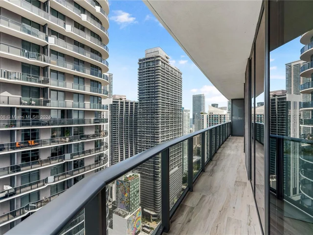 55 SW 9th St # 4001, Miami FL 33130