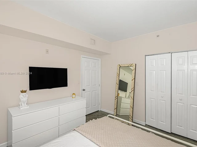 140 Meridian Ave # 324, Miami Beach FL 33139