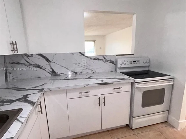 15201 NE 6th Ave # C302, Miami FL 33162