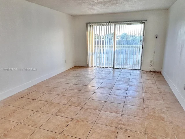 15201 NE 6th Ave # C302, Miami FL 33162