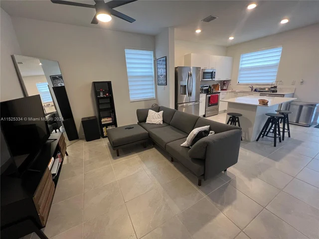 2335 NW 122nd Ter, Miami FL 33167