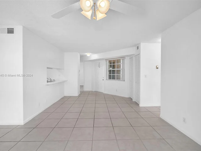 334 SW 86th Ave # 107, Pembroke Pines FL 33025