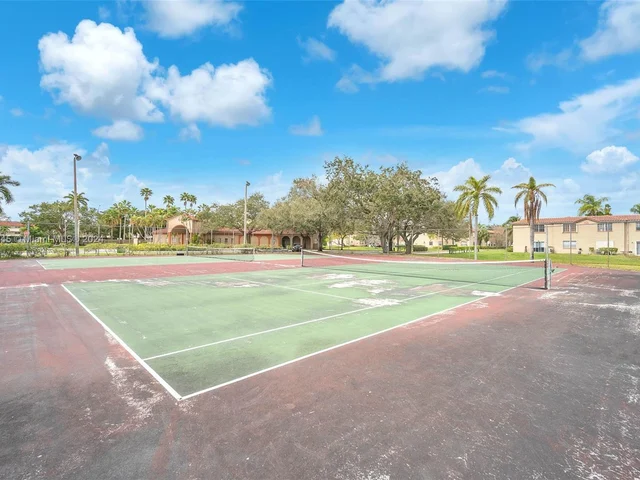 334 SW 86th Ave # 107, Pembroke Pines FL 33025