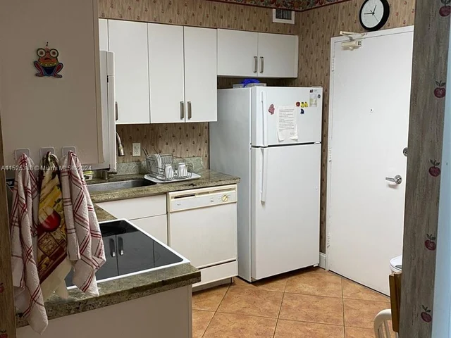 5151 Collins Ave # 726, Miami Beach FL 33140