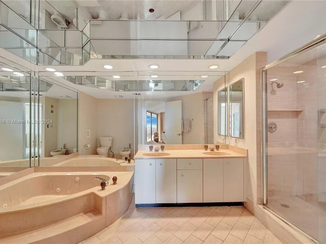 20281 E Country Club Dr # 2411, Aventura FL 33180