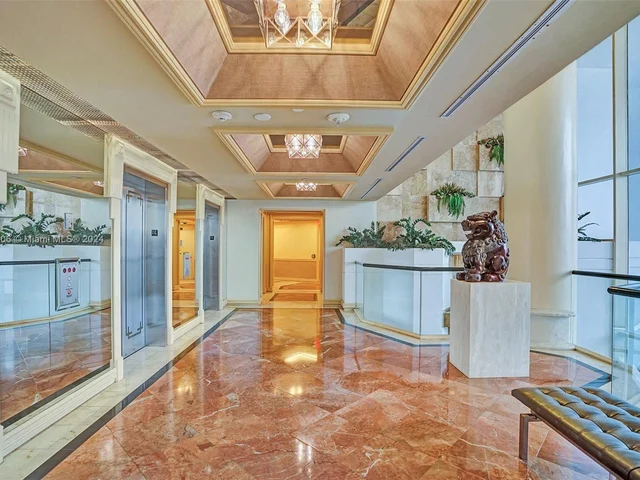 20281 E Country Club Dr # 2411, Aventura FL 33180