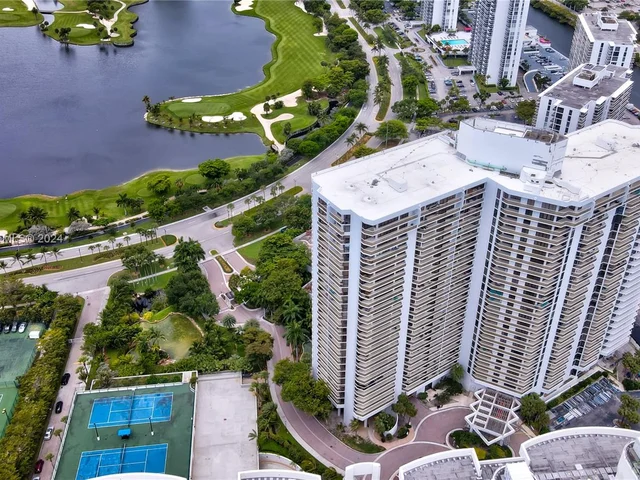 20281 E Country Club Dr # 2411, Aventura FL 33180